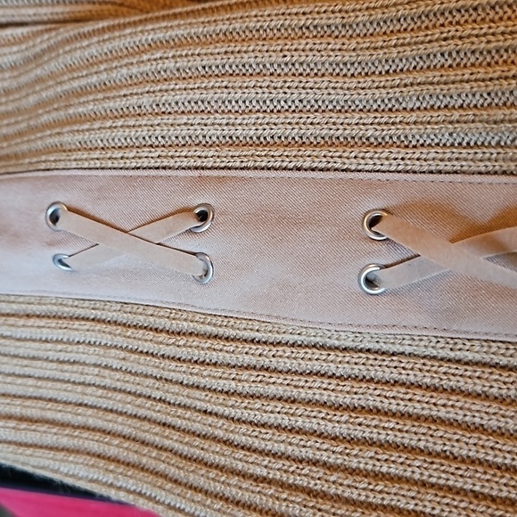 Vintage Lennie LNY tan turrtle neck sweater. - Picture 6 of 6